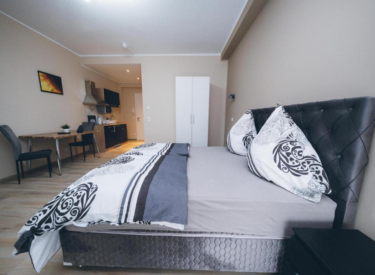 Main Boardinghouse Apartment *